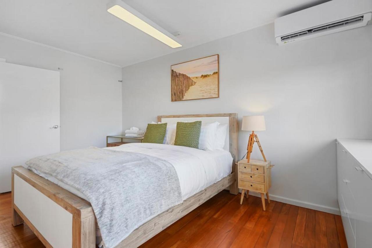 Amazing Home By Beach - Fully Aircon-Ed - Wifi Auckland Eksteriør billede