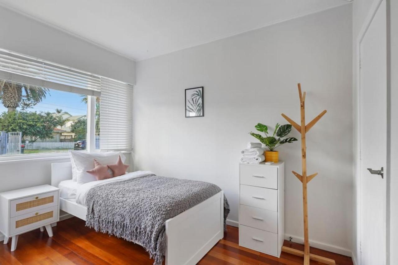 Amazing Home By Beach - Fully Aircon-Ed - Wifi Auckland Eksteriør billede