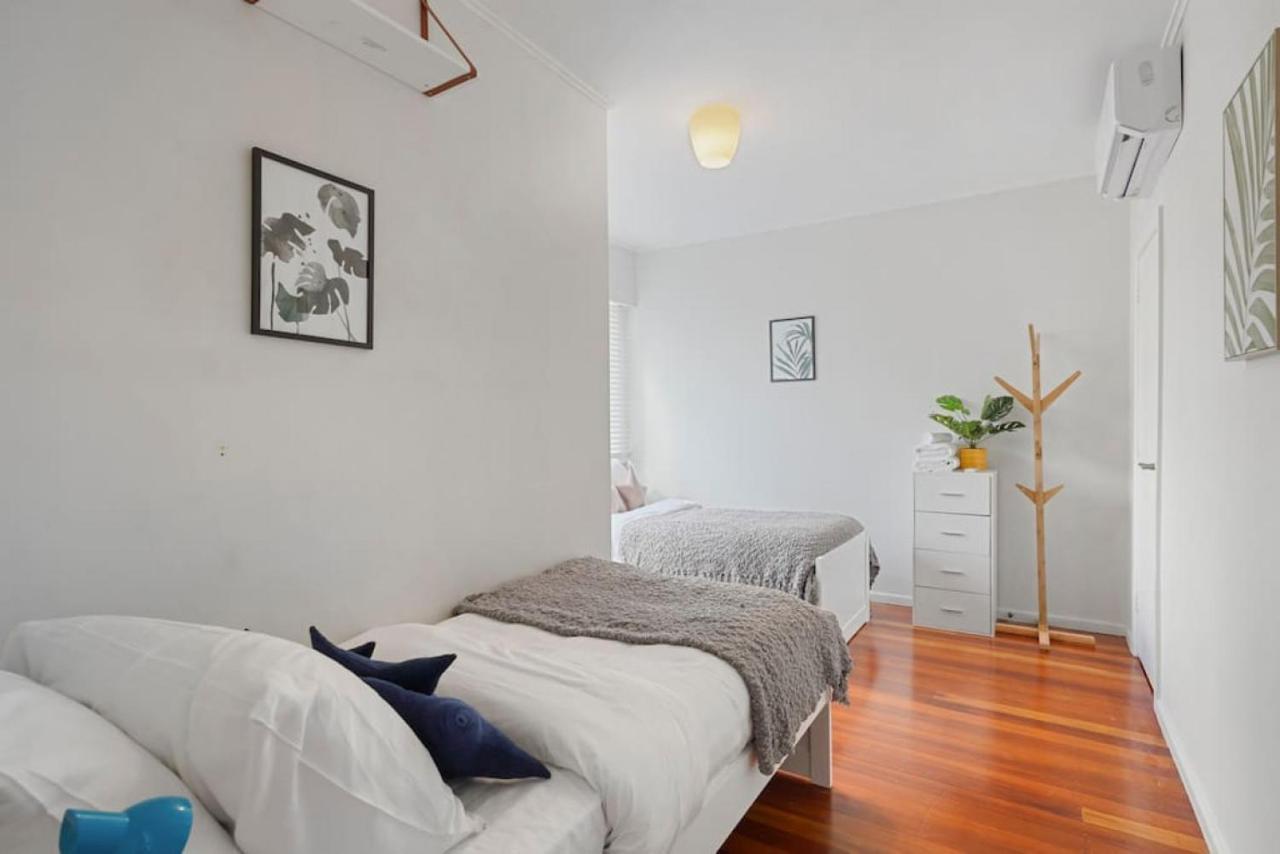 Amazing Home By Beach - Fully Aircon-Ed - Wifi Auckland Eksteriør billede